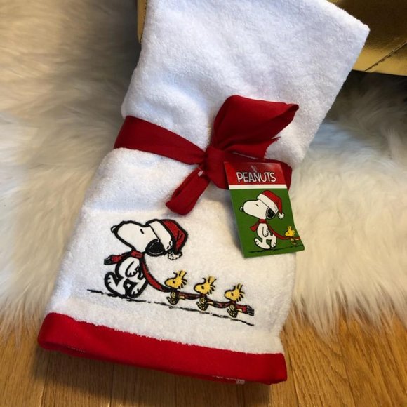 Peanuts Bath Final Price Snoopy Christmas Bath Towel Set Poshmark